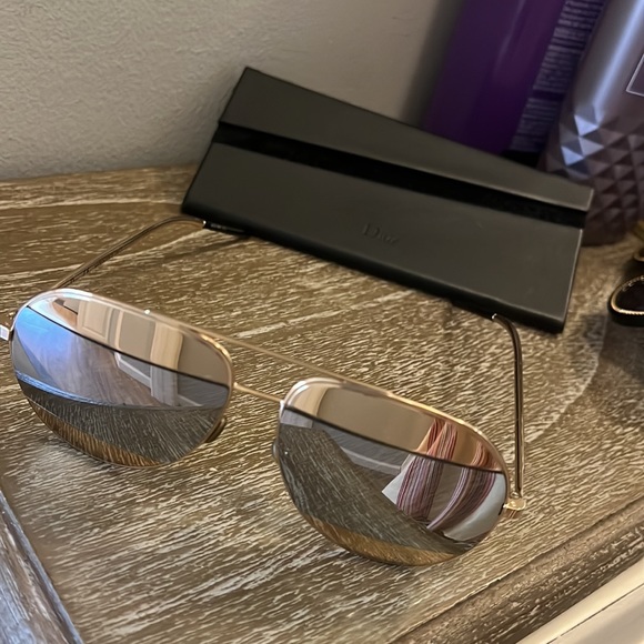Christian Dior gold sunglasses - Picture 4 of 10